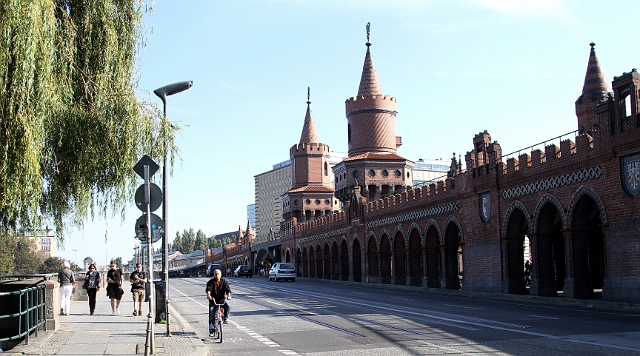 452 Oberbaumbrucke.JPG